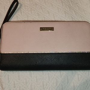 Kate Spade Wristlet wallet